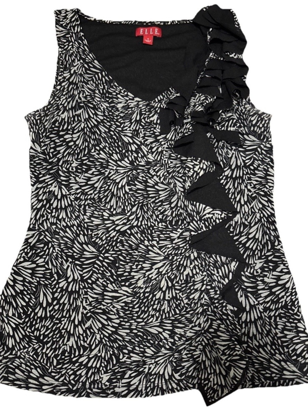 ELLE Black & White Ruffle Sleeveless blouse
